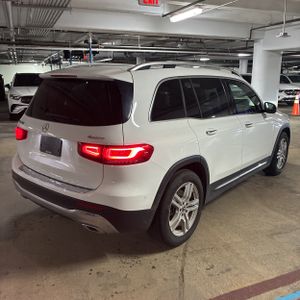 MERCEDES-BENZ GLB - 8