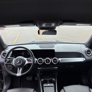 2025 Mercedes-BENZ GLB — миниатюра 36