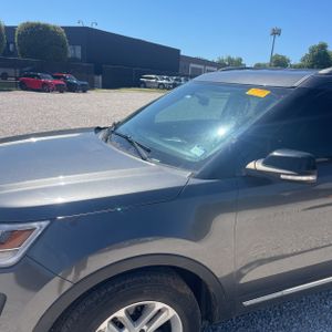 FORD EXPLORER XLT - 2
