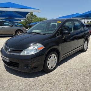 2011 Nissan VERSA 1.8S — фото 1