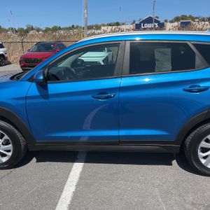 HYUNDAI TUCSON VALUE - 4