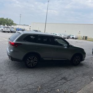 2017 Mitsubishi OUTLANDER SE — фото 10