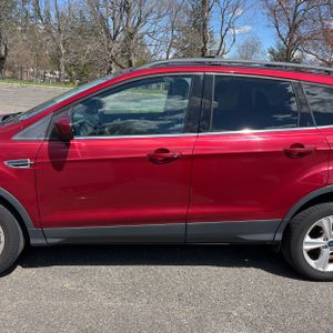 FORD ESCAPE SE - 4