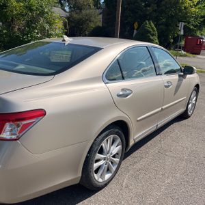 2011 Lexus ES 350 BASE — фото 9