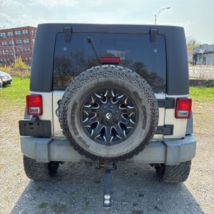 JEEP WRANGLER UNLIMITED X - 7