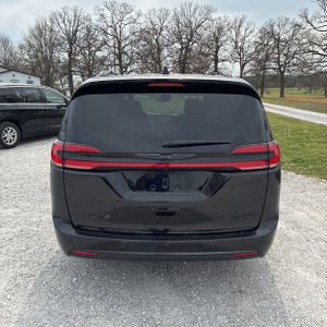 CHRYSLER PACIFICA LIMITED - 7