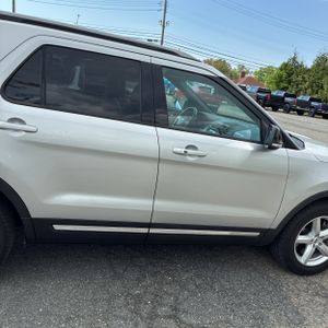 FORD EXPLORER XLT - 9