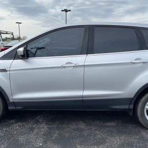 FORD ESCAPE SE - 4
