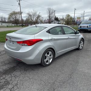 HYUNDAI ELANTRA GLS - 8