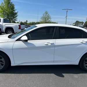 HYUNDAI ELANTRA SEL - 4