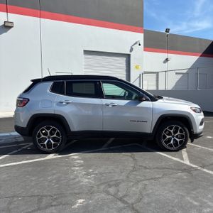 JEEP COMPASS LIMITED 4X4 - 10