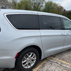 CHRYSLER PACIFICA TOURING L - 9