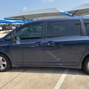 TOYOTA SIENNA - 4