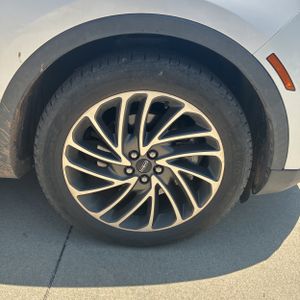 2019 Lincoln NAUTILUS RESERVE — миниатюра 20