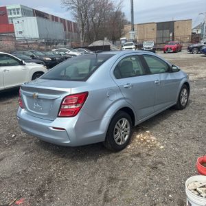 CHEVROLET SONIC LS AUTO - 8