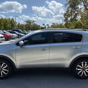 KIA SPORTAGE EX - 4