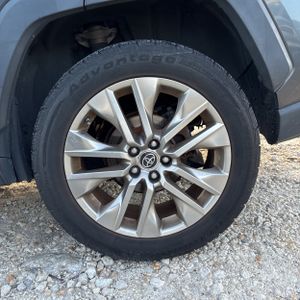 2019 Toyota RAV4 XLE PREMIUM 照片 16