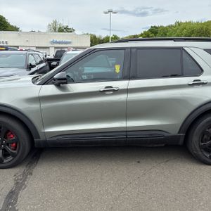 FORD EXPLORER ST - 4