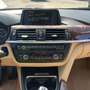 صورة مصغرة 38 لـ 2013 BMW 320I XDRIVE