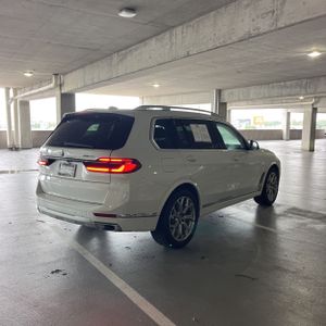 صورة 7 لـ 2023 BMW X7 XDRIVE40I