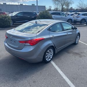 HYUNDAI ELANTRA GLS - 8
