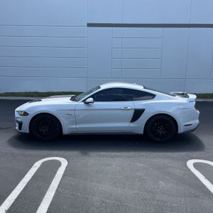 FORD MUSTANG GT PREMIUM - 3