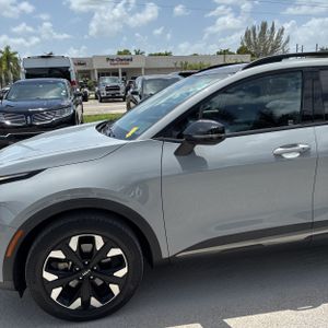 صورة 2 لـ 2023 KIA SPORTAGE X-LINE