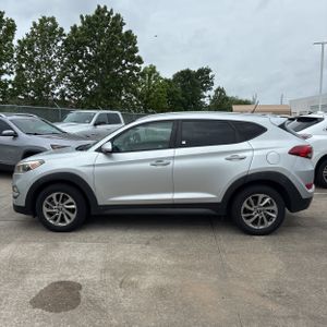 HYUNDAI TUCSON SE - 3