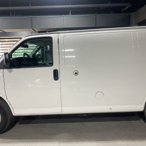 CHEVROLET EXPRESS 2500 - 4