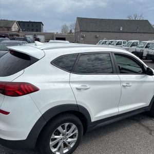 HYUNDAI TUCSON VALUE - 9