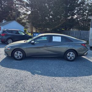 HYUNDAI ELANTRA SE - 3