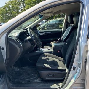 2014 Nissan PATHFINDER SV — миниатюра 31