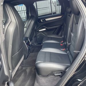 صورة 34 لـ 2020 Porsche CAYENNE TURBO