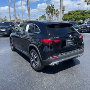 MERCEDES-BENZ GLA - 5