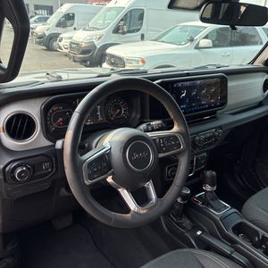 2025 JEEP WRANGLER SAHARA 缩略图 36