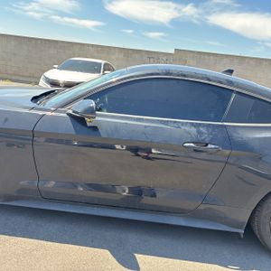 FORD MUSTANG GT PREMIUM - 4