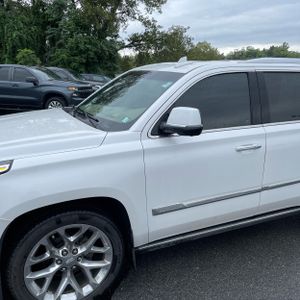 2019 Cadillac ESCALADE PLATINUM photo 2