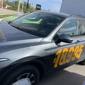 VOLKSWAGEN TIGUAN S 4MOTION - 2