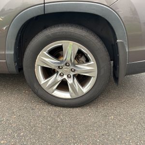 2014 Toyota HIGHLANDER LIMITED 缩略图 18