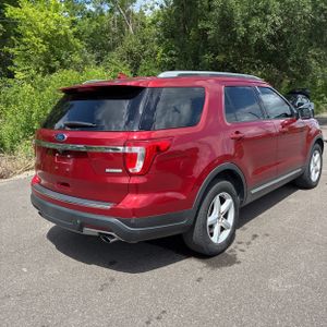 FORD EXPLORER XLT - 7