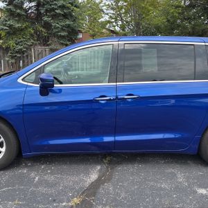 صورة 4 لـ 2021 Chrysler PACIFICA TOURING L