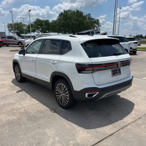 VOLKSWAGEN TAOS SE - 5