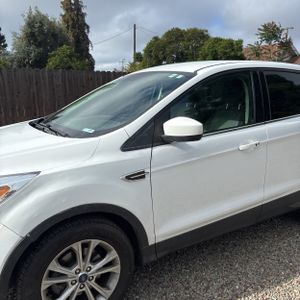 FORD ESCAPE SE - 2