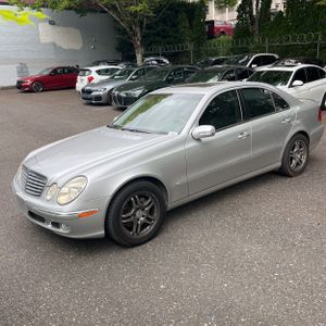 MERCEDES-BENZ E-CLASS - 1
