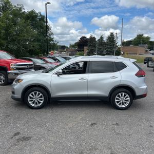 2018 Nissan ROGUE SV — фото 3