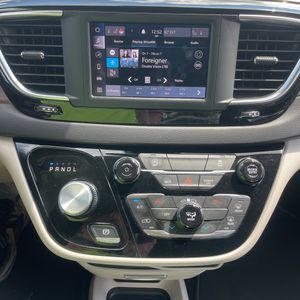 صورة 38 لـ 2024 Chrysler VOYAGER LX