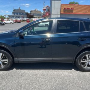 صورة 4 لـ 2018 Toyota RAV4 XLE