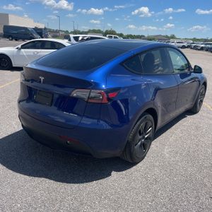 TESLA MODEL Y LONG RANGE - 8