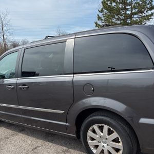 CHRYSLER TOWN AND COUNTRY TOURING - 6