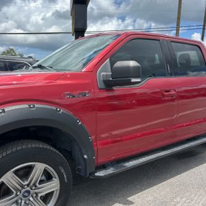 2018 FORD F-150 XLT photo 2